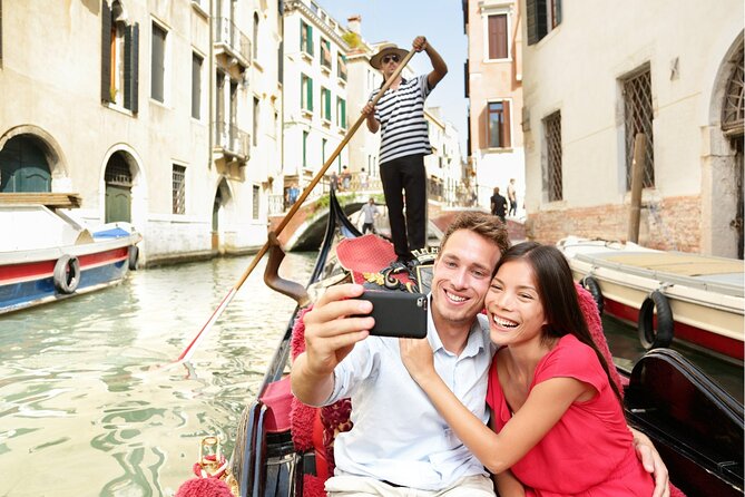 Venice Highlights with Local: Private Walking Tour & Gondola Ride - Scala Contarini del Bovolo, Gothic-to-Renaissance Staircase Energy