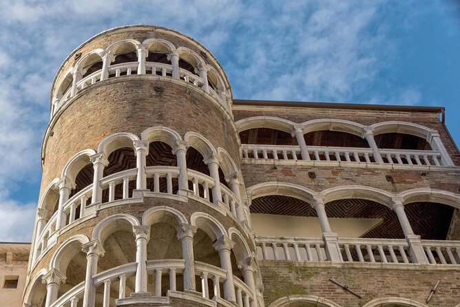 Venice Highlights with Local: Private Walking Tour & Gondola Ride - Price and Value: Is $155.42 a Smart Deal?