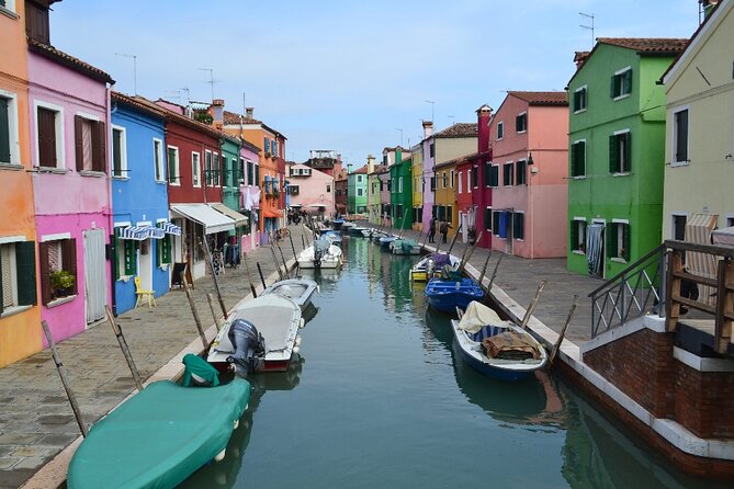 VENICE in 1 Day WOW Tour: city walk, Murano, Burano with lunch! - Burano in 1 day: lace culture and the color that actually shows