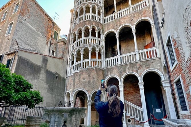 Venice in A Day: St Mark's Basilica, Doge's Palace & Gondola Ride - Lunch and free time: how to use the 1.5-hour gap without stress
