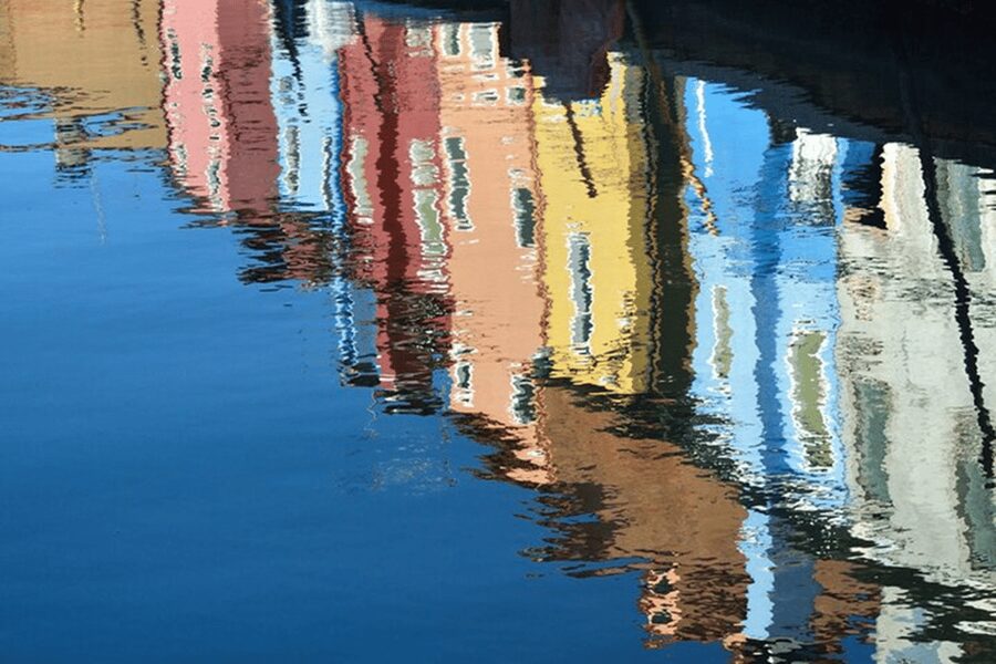 Venice Islands: Murano Glass & Burano Colors Guided Visit - Burano’s painted houses: the photo walk is only half the point