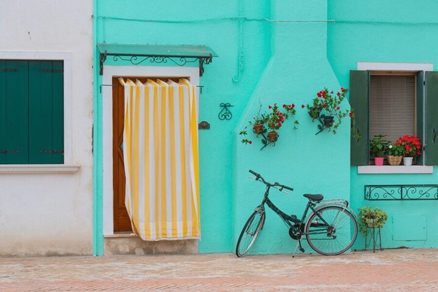 Venice Islands: Murano Glass & Burano Colors Guided Visit - Price and value: what $25 actually buys you