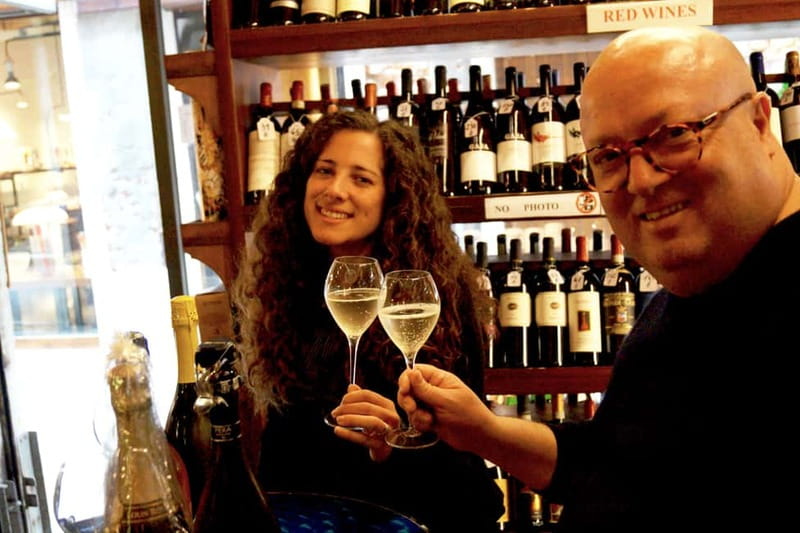 Venice: Italian Prosecco Tasting Experience - Inside Ai Do Cancari Wine Bar: The vibe and the setting
