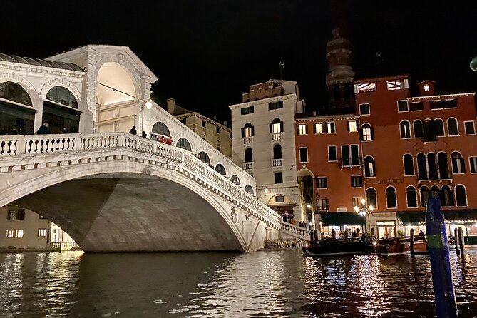 Venice Jewish Ghetto and Cannaregio Food, Wine, Sightseeing Tour - Entering Cannaregio and the Jewish Ghetto by Food, Not Just Facts