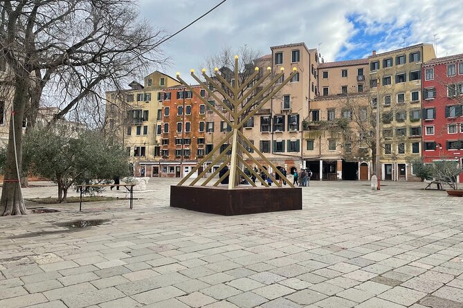 Venice: Jewish Ghetto Walking Tour with Synagogues Visit - Ghetto Vecchio and Ghetto landmarks: the neighborhood feel is part of the point