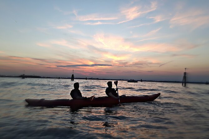 Venice: Kayak Tour in the Canals (Night + Sunset) - Key moments worth your time