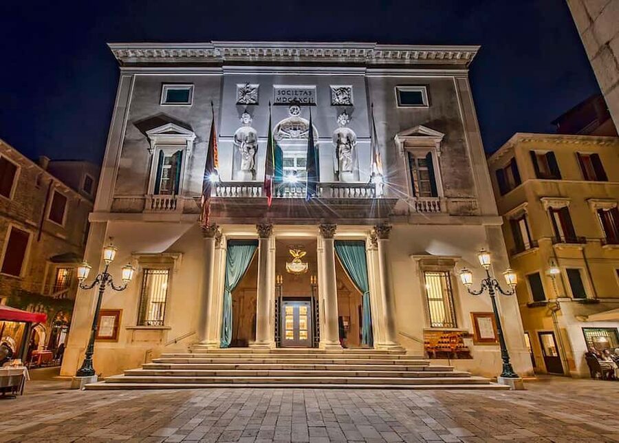 Venice: La Fenice Theater Tour - Behind the scenes: daily operations, not just sightseeing