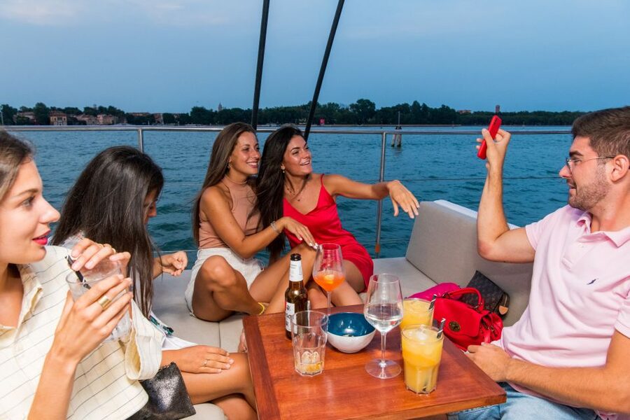 Venice: Lagoon Lunch Cruise on Catamaran - The 90-Minute Cruise Route: San Marco Bay and the Giudecca Canal