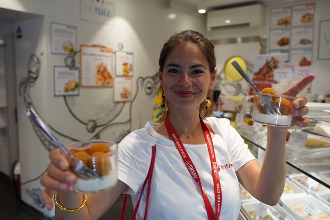 Venice Like a Local: Food, Wine & Spritz Tour with Traghetto Ride - The traghetto crossing across the Grand Canal