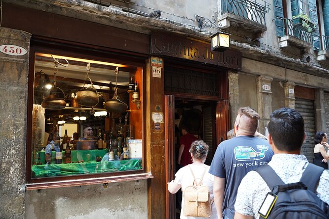 Venice Like a Local: Food, Wine & Spritz Tour with Traghetto Ride - Wine and spritz: what you actually get to drink