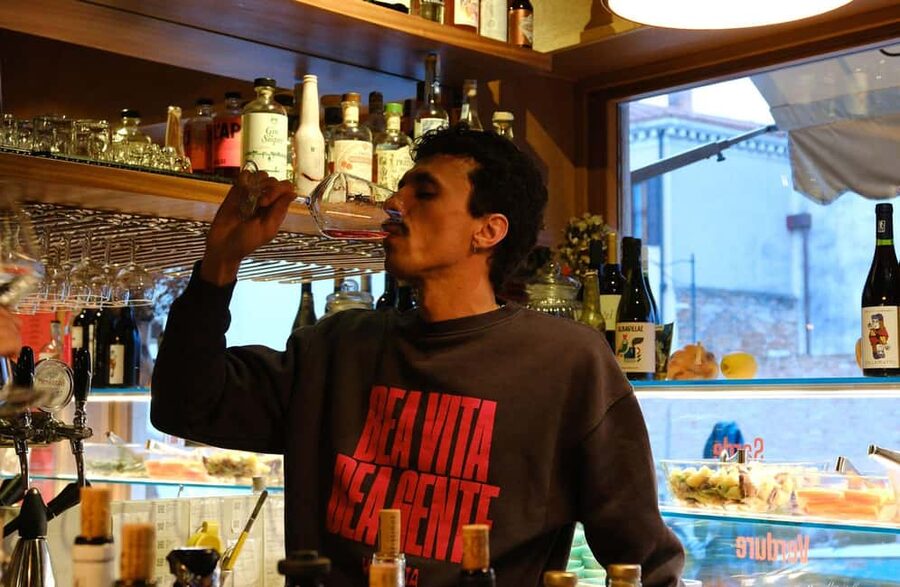 Venice: Luxury Natural Wine Tasting with Cicchetti Tapas - Key things that make this tasting worth your time