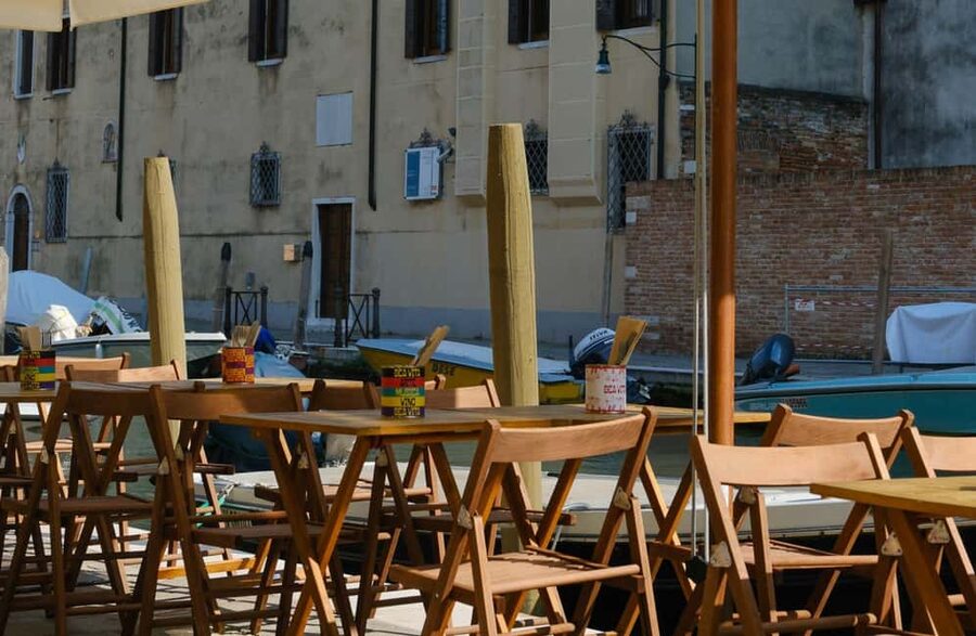 Venice: Luxury Natural Wine Tasting with Cicchetti Tapas - Cicchetti and Polpette: The Venetian Pairing Logic