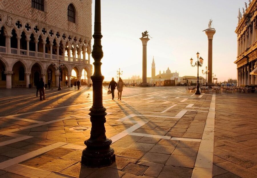 Venice, Murano, and Burano Excursion from Jesolo - Group tour reality: comfort is good, information can vary