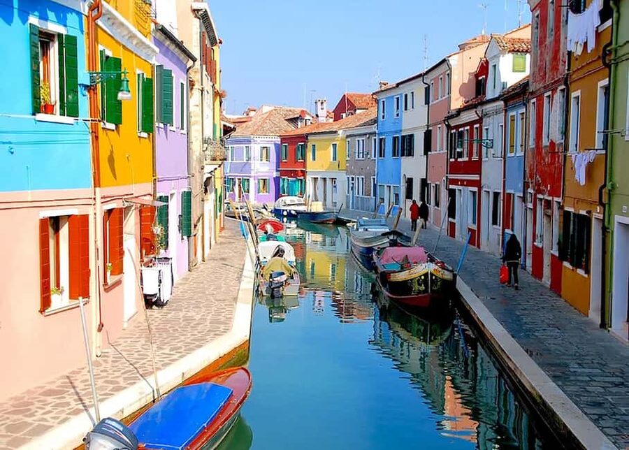 Venice: Murano, Burano and Torcello Islands Tour - Burano lace and the street-level charm of colorful houses