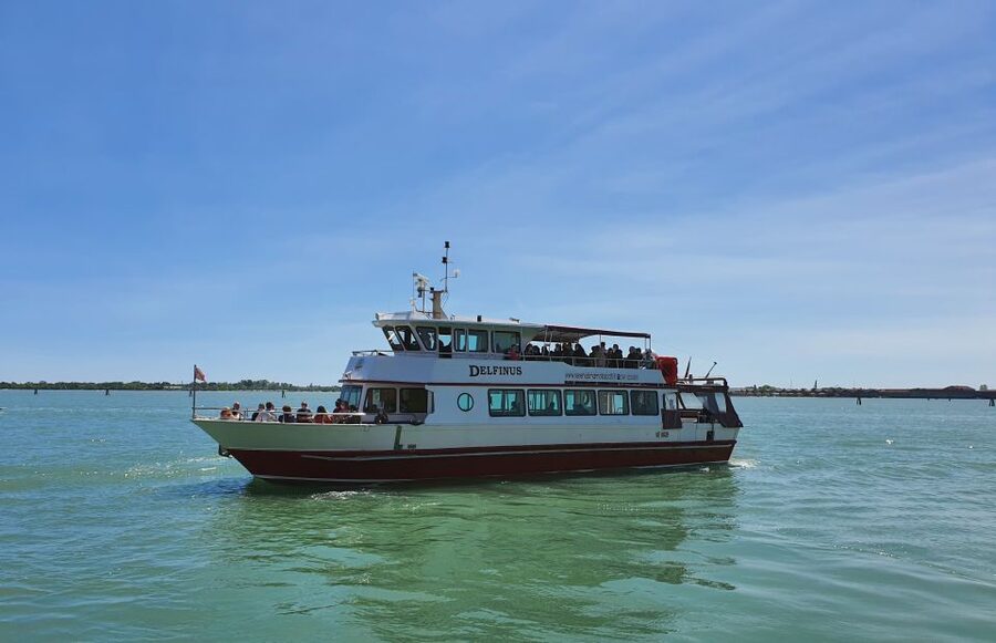 Venice: Murano & Burano Panoramic Boat Tour w/ Glassblowing - Key points at a glance