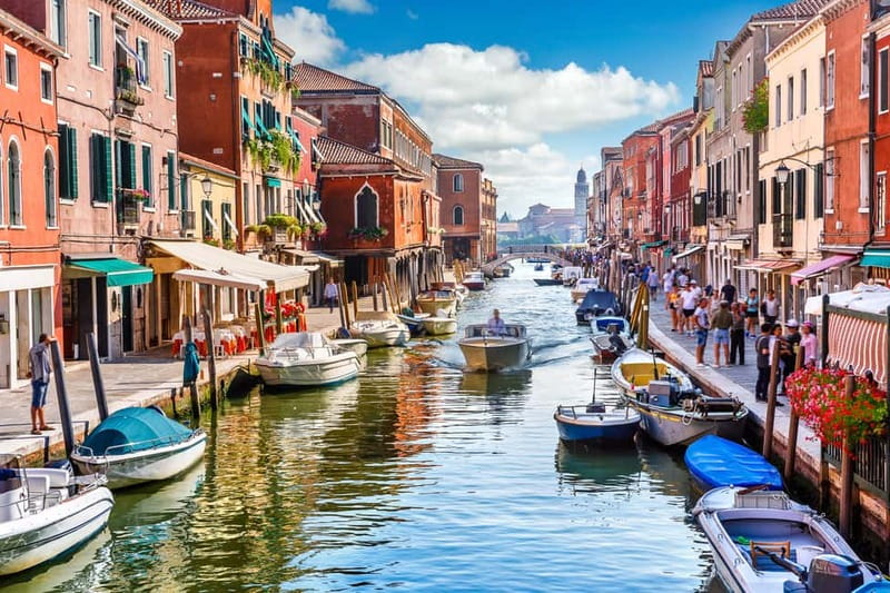 Venice: Murano, Burano & Torcello Boat Tour - Burano in 2.5 hours: color, lace, and the pleasure of wandering