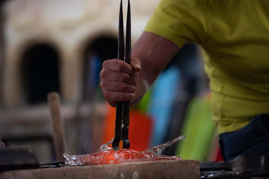 Venice: Murano Glass-Blowing Demo and Workshop - The workshop experience: beads jewelry or mosaic, created by you