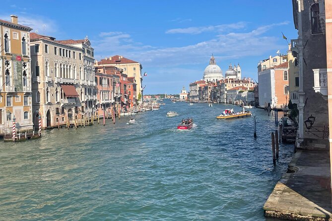 Venice Must See Attractions Walking Tour With A Guide - Chiesa della Madonna dellOrto and Cannaregio: Your Shortcut to Quieter Venice