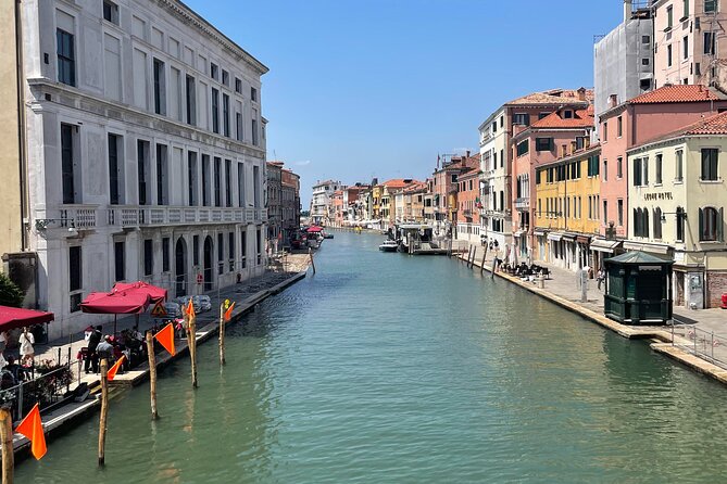 Venice Must See Attractions Walking Tour With A Guide - Starting at Campo S. Luca, then Rialto Bridge and the Market Scene