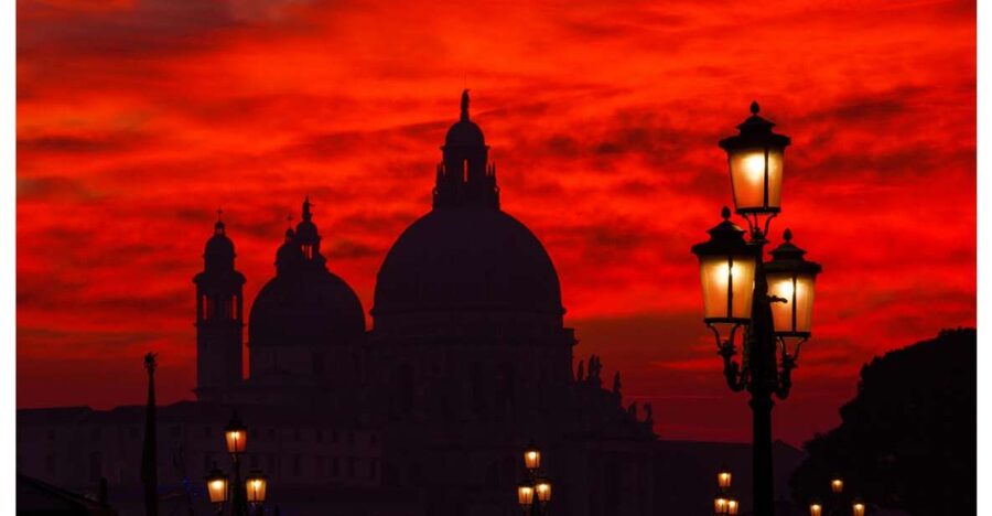 Venice: Mysterious Tales of Ghosts and Murders - Where the Stories Start: Campo San Bartolomio After Dark