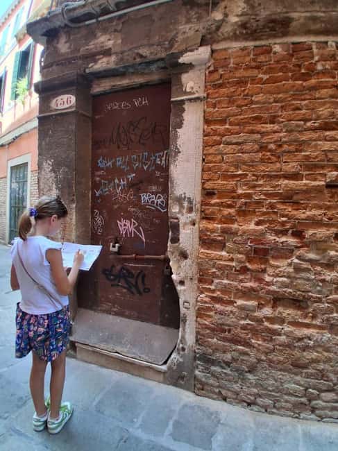 Venice Mystery Hunt - Guided Tour with Kids - The Bridge of Sighs: myth versus reality in a single walking moment