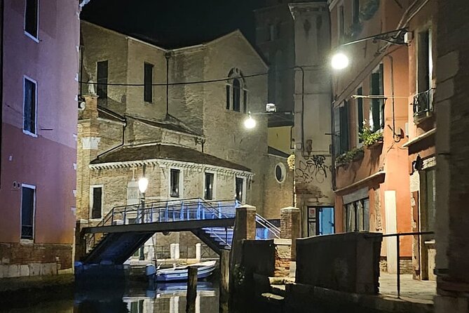 Venice Night Boat Tour from Zattere - Grand Canal Magic: Santa Maria della Salute at Dusk