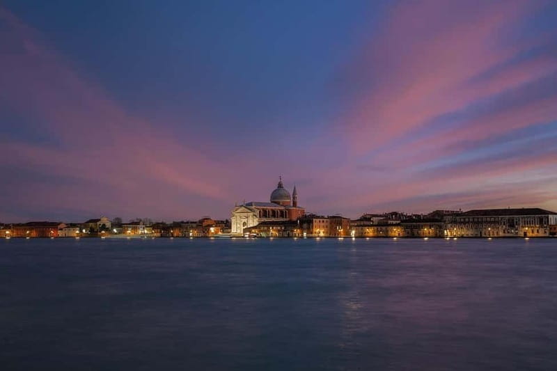 Venice: Night Guided Walking Tour of the City's Highlights - San Zaccaria Church: why the first stop matters