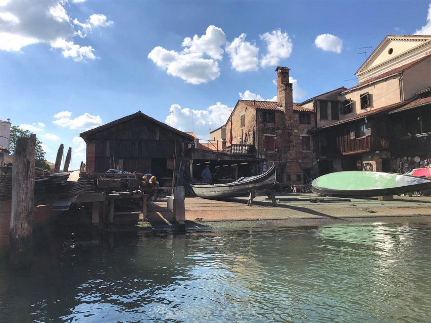 Venice: Off the Beaten Path Walking Tour - Narrow Alleys, Markets, and the Stuff You Miss Without a Guide
