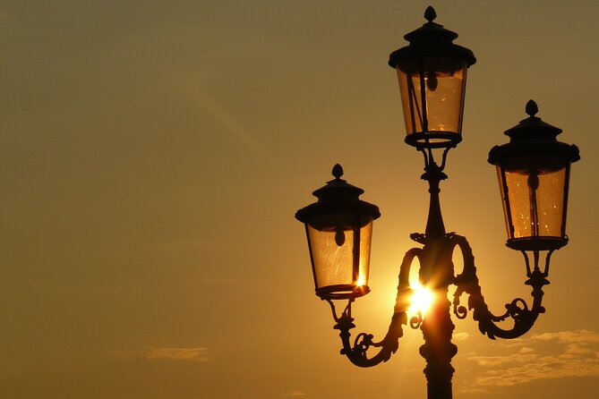 Venice Photography Walking Tour with Private Guide - Walking logistics, crowd management, and when to bring patience