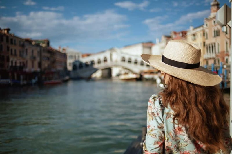 Venice: Photoshoot at The Grand Canal & Rialto Bridge - Rialto Bridge photos: getting the angle without the stress
