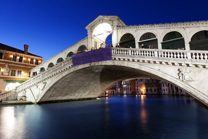 Venice: Private After Dark Tour and Gondola Ride - Why Venice after dark feels more worth your time