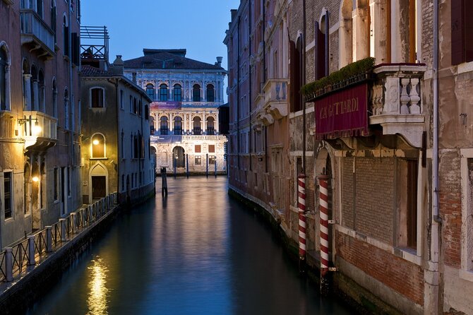 Venice: Private After Dark Tour and Gondola Ride - FAQ