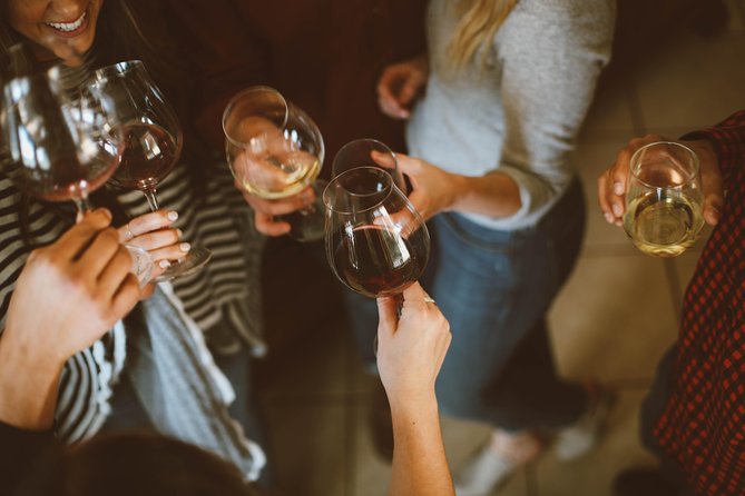 Venice: Private Aperitif & Cicchetti tasting and walking tour - Where to meet, and how to not lose your group in the crowd