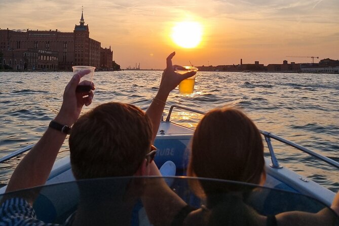 Venice : Private Boat Tour of the Venice Lagoon - Timing: why 10 minutes can feel like a big deal at sunset