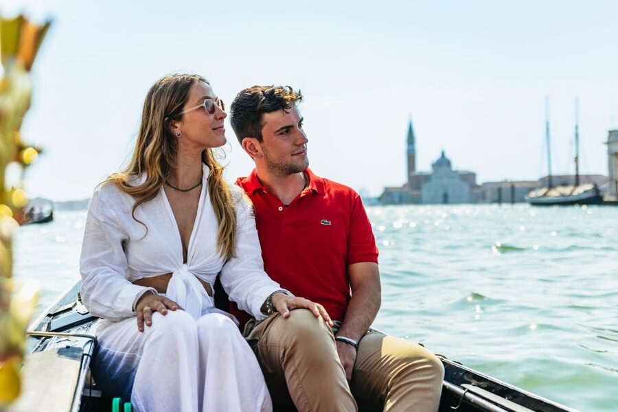 Venice: Private Crafted Gondola Ride Along Grand Canal - Comfort, photos, and the practical side (yes, gondolas are weatherproof-ish)