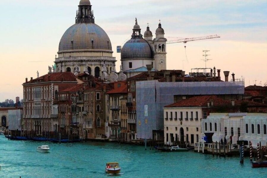 Venice : Private Custom Walking Tour with a Local Guide - Customizing your route without losing the big picture