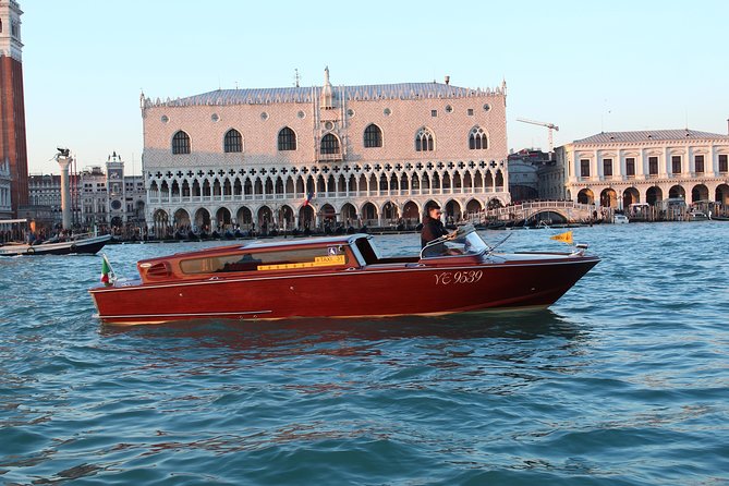 Venice Private Departure Transfer by Water Taxi: Central Venice to Cruise Port - Timing in Venice: Why a 25-Minute Ride Still Needs a Plan