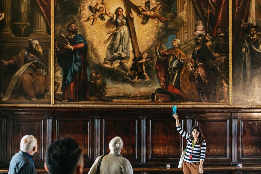 Venice: Private Entry Doge Palace & St. Mark Terraces Tour - Group size, headsets, and why the guides matter