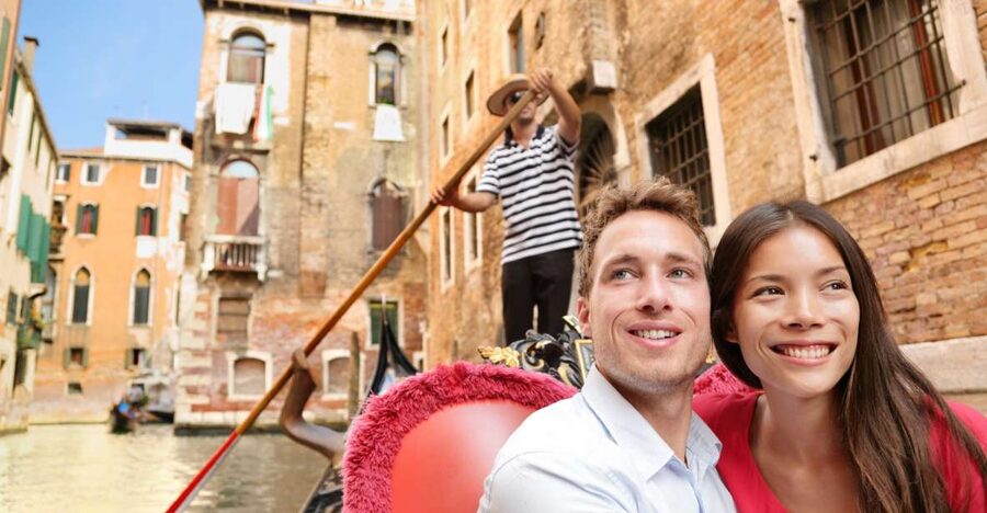 Venice: Private Gondola Ride - What 20 Minutes Really Means on the Water