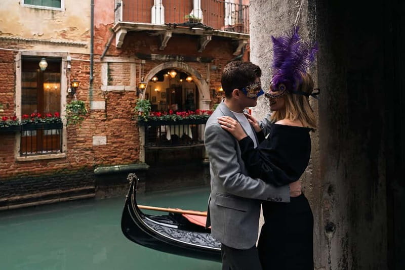 Venice private photo shoot with a local photographer! - Who you are really booking: a boutique, local working team