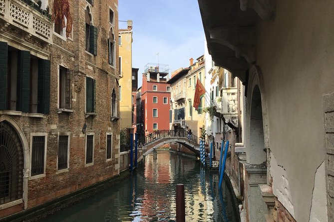 Venice Private Tour for Families with Gondola Ride - Ponte dei Sospiri: the famous bridge, explained for real life