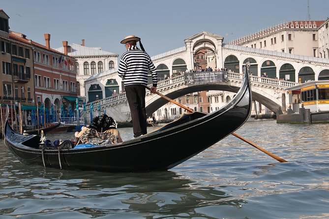 Venice Private Tour for Families with Gondola Ride - Doge’s Palace with entry included: where the guide matters
