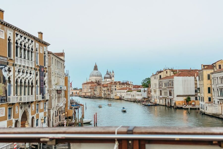 Venice: Private Walking Tour with a Local - The Photo Stop and View Moments: When Your Guide Helps You See, Not Just Look