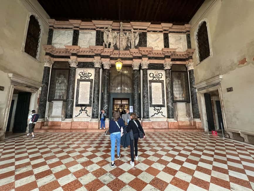 Venice Private Walking Tour with a Local - How your Lokafyer builds the itinerary: from iconic Venice to real neighborhoods
