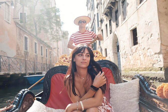 Venice Professional Photoshoot (up to 6 people included) - Key Highlights You Should Know