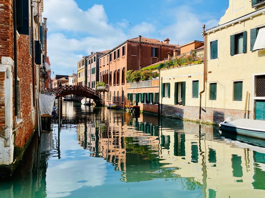 Venice: Rialto Area Street Food Tour and Sightseeing - Rialto Market: Where Your Snack Gets a Backstory