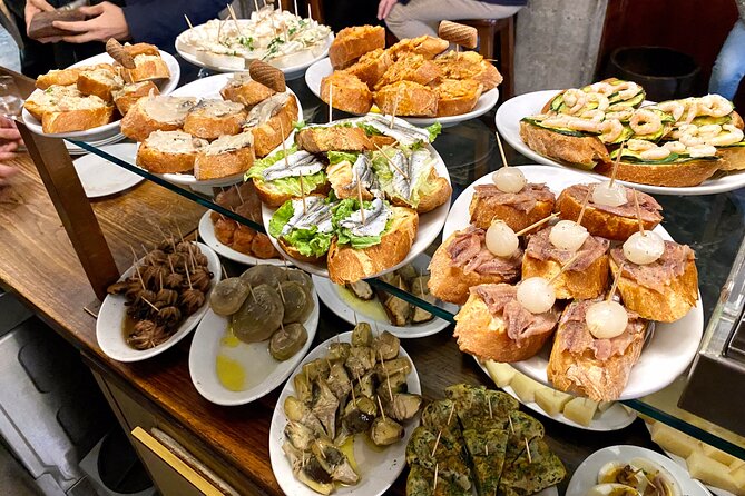 Venice Rialto Market Food Delicacies and Sightseeing Tour with a Native Guide - Your morning start at Campo San Giacomo di Rialto