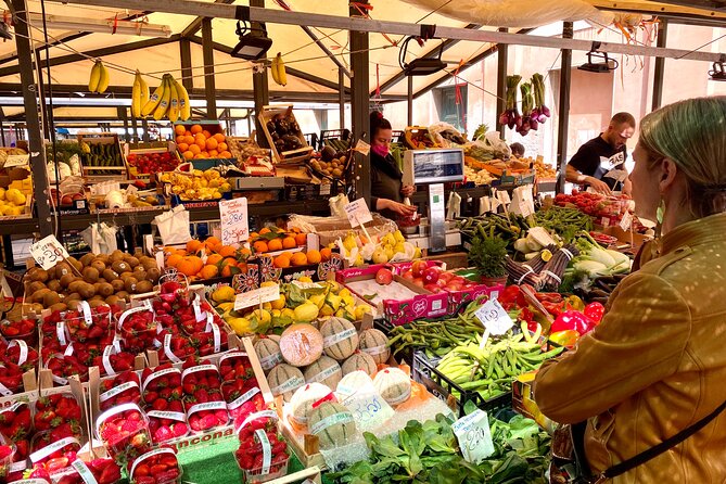 Venice Rialto Market Food Delicacies and Sightseeing Tour with a Native Guide - Great Canal views and a picture-friendly final stretch