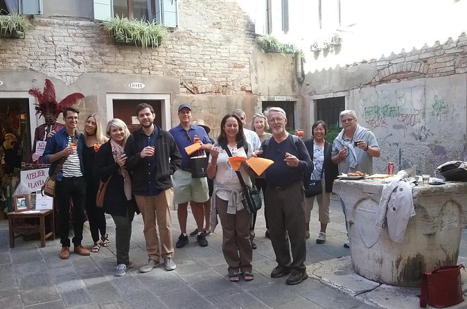 Venice's Food Tour with Authentic Local Tastings and Sightseeing - Street food tastings: what’s included, what to bring, what to watch