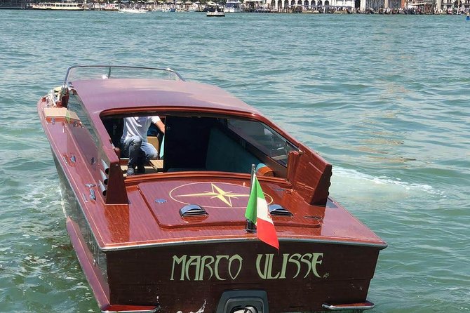 Venice S.Lucia Station to Venice Hotels or viceversa - Boarding the boat: what happens in the first 5 minutes